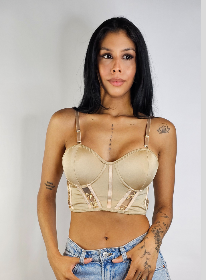 Transparences and embroidery croptop