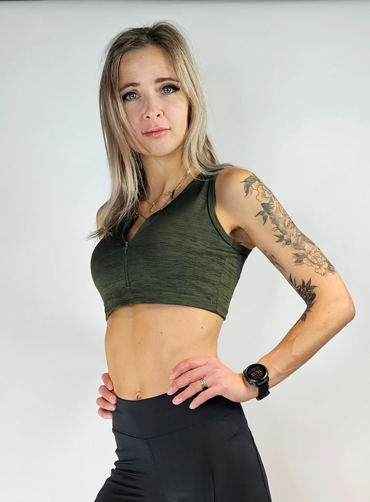 Suplex top with zipper