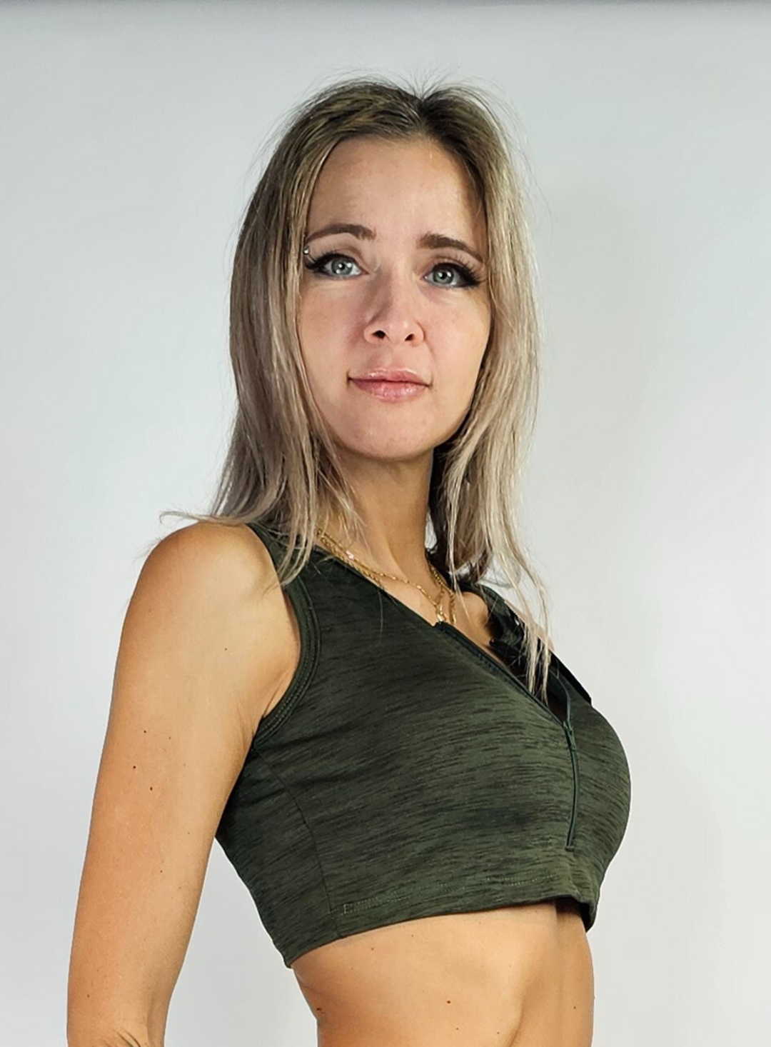 Suplex top with zipper