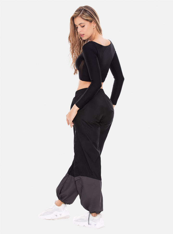 JOGGER WITH LASER CUT 107653