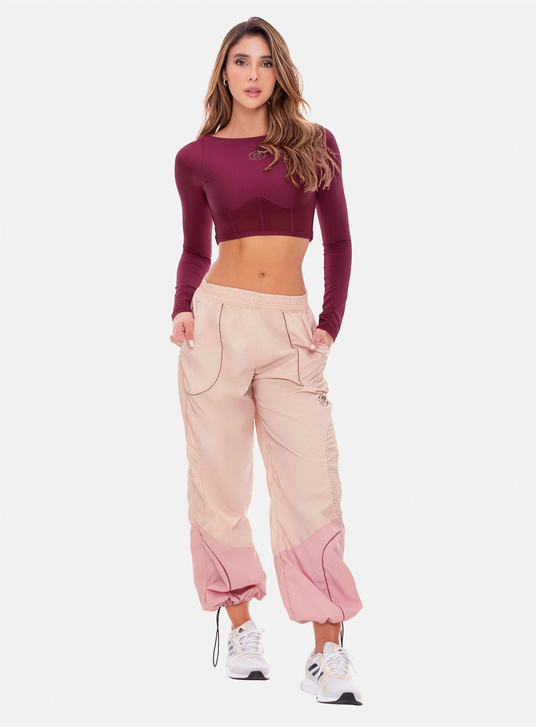 JOGGER WITH LASER CUT 107653