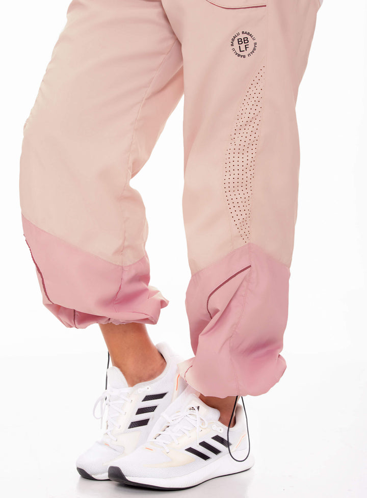 JOGGER WITH LASER CUT 107653